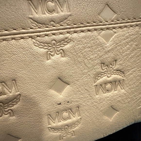 MCM Klara Hobo Bag in New Beige Embossed Calfskin Leather EUC - Picture 10 of 13